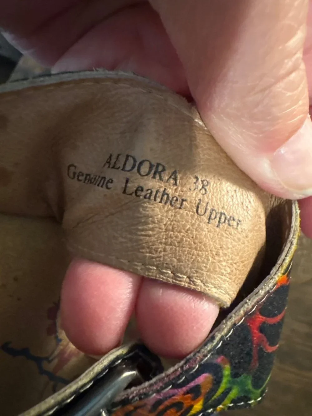L'Artiste Aldora Sandals Hand Painted Leather Sz 38
